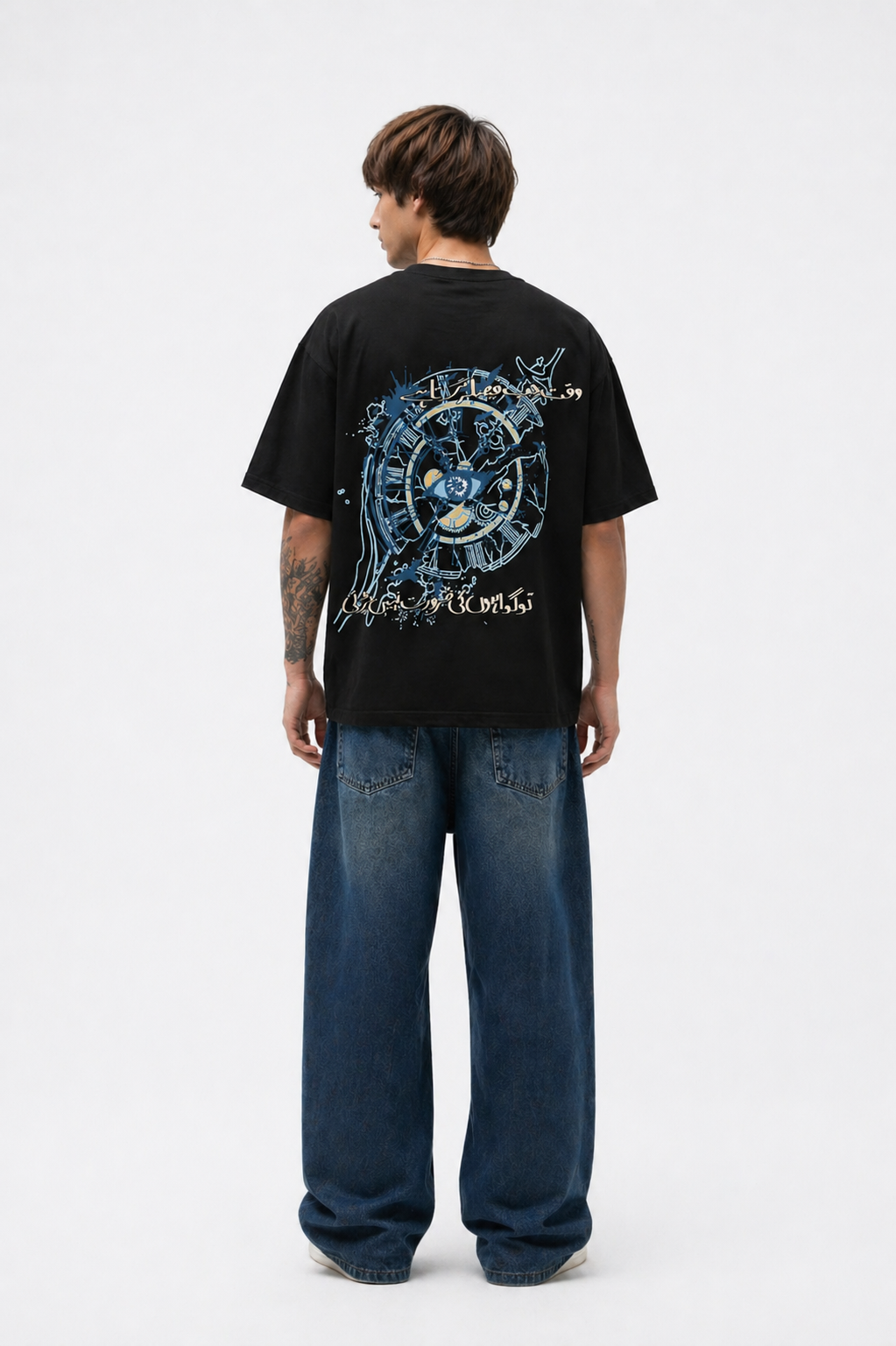 Lost in Time Black Tee ”وقت اور نظر"