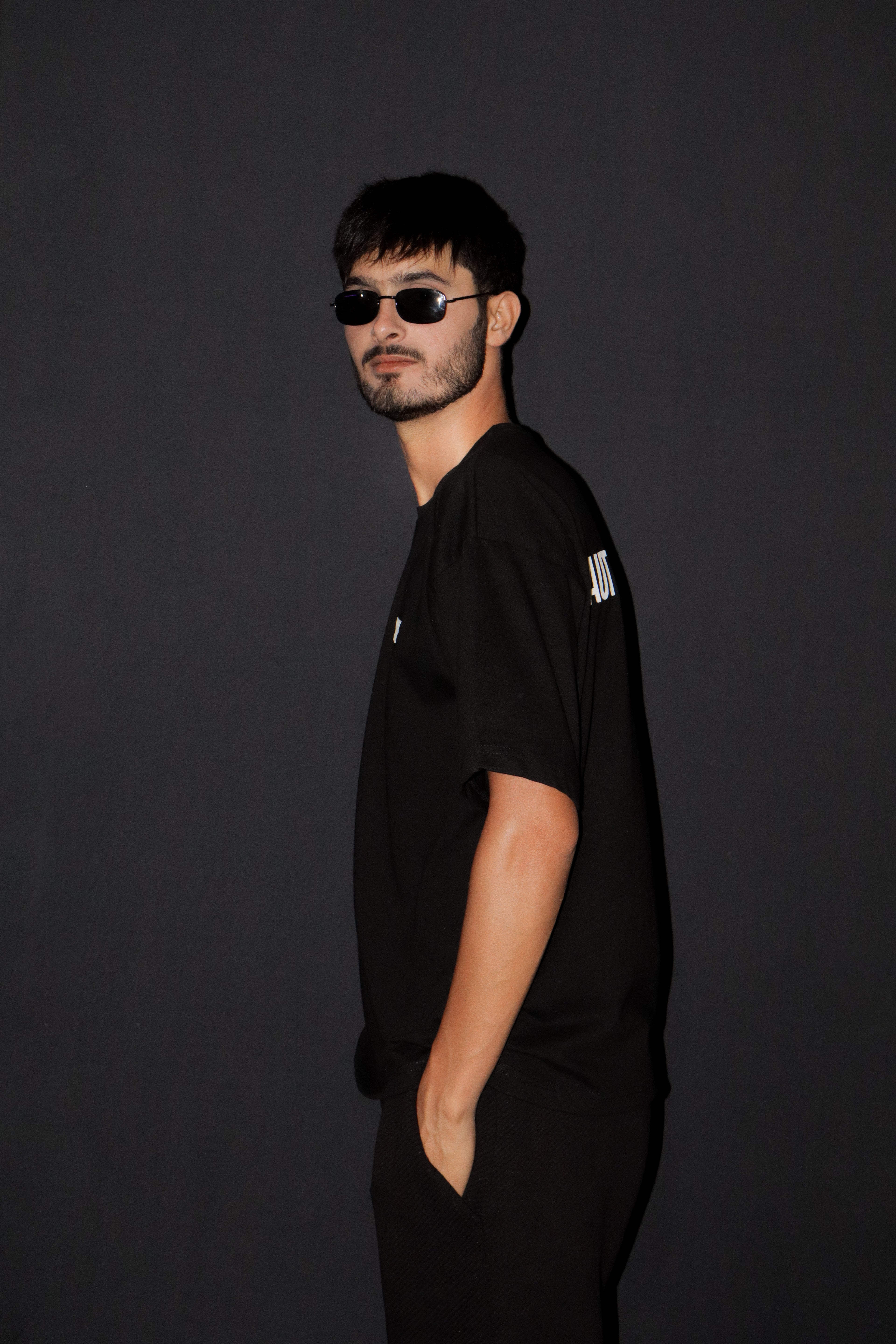 Black Authentic Tee (drop sholder fit)