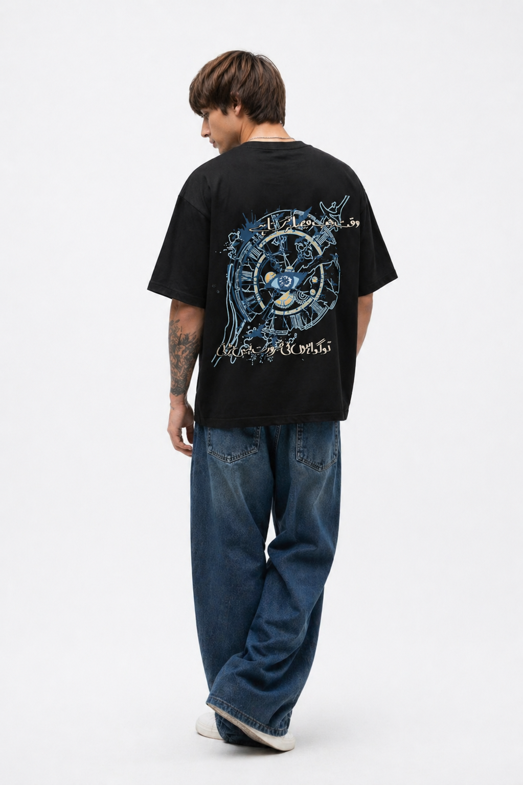 Lost in Time Black Tee ”وقت اور نظر"
